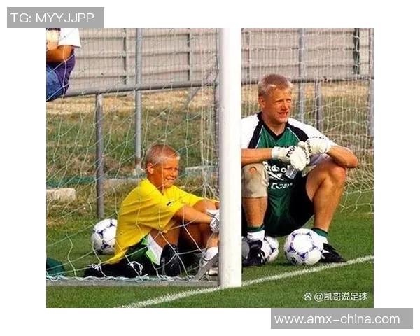 足球球星纷纷迎来儿子，揭秘这些球员的父爱瞬间与家庭幸福